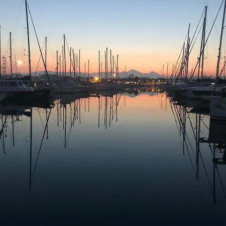 Marco's House Elegant And Reserved By The Sea